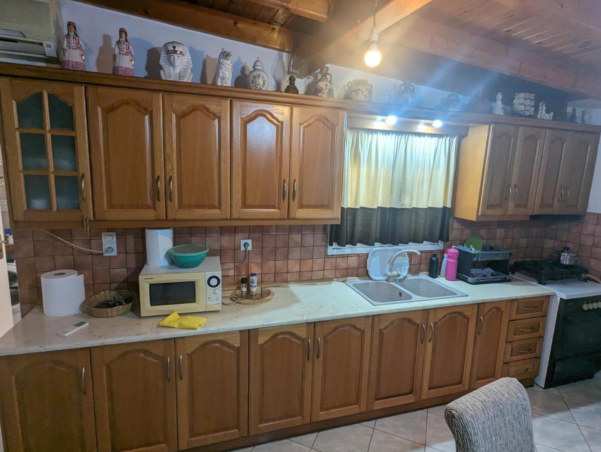 Вілла Λευτέρης Істмія Екстер'єр фото